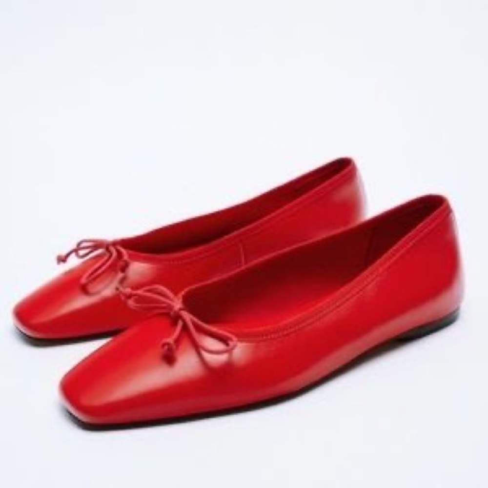 NWT red ballet flats
